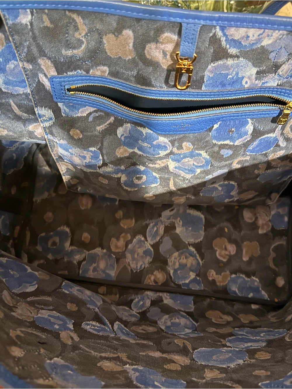 Louis Vuitton GM Neverfull limited Edition Tote with Blue Trim and Lettering - Picture 2 of 12